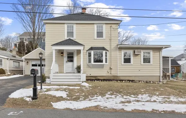 7 Hoyt Ave, Amesbury, MA 01913