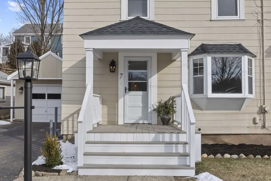 7 Hoyt Ave, Amesbury, MA 01913 - #2