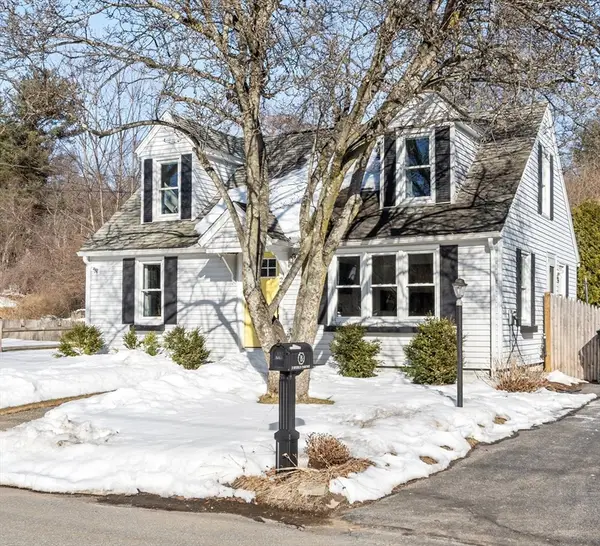 2 Riverlin Pkwy, Millbury, MA 01527