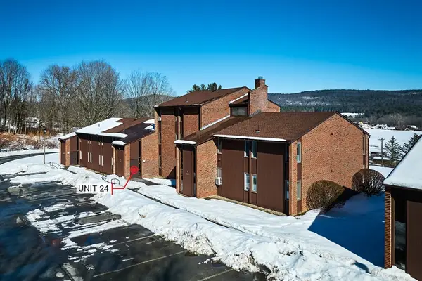 242 N East St. #24, Amherst, MA 01002