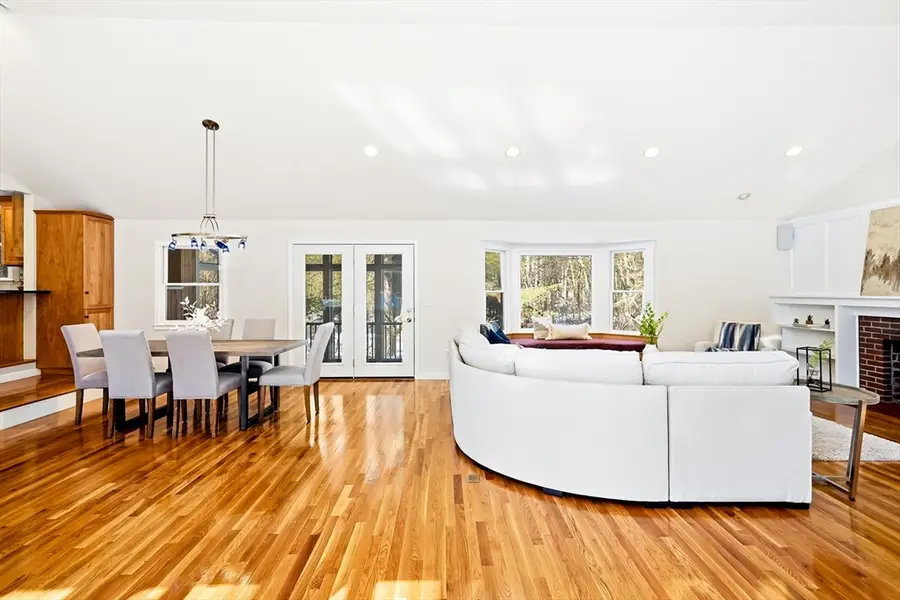 391 Maple St, Carlisle, MA 01741 - #3