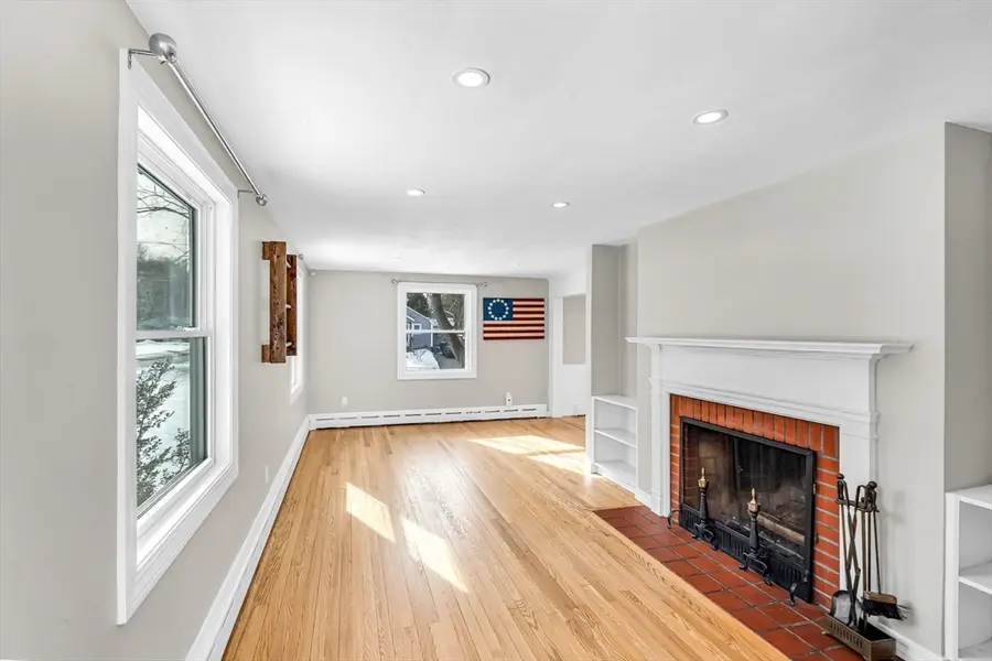 140 Slumber Ln, Springfield, MA 01128 - #3