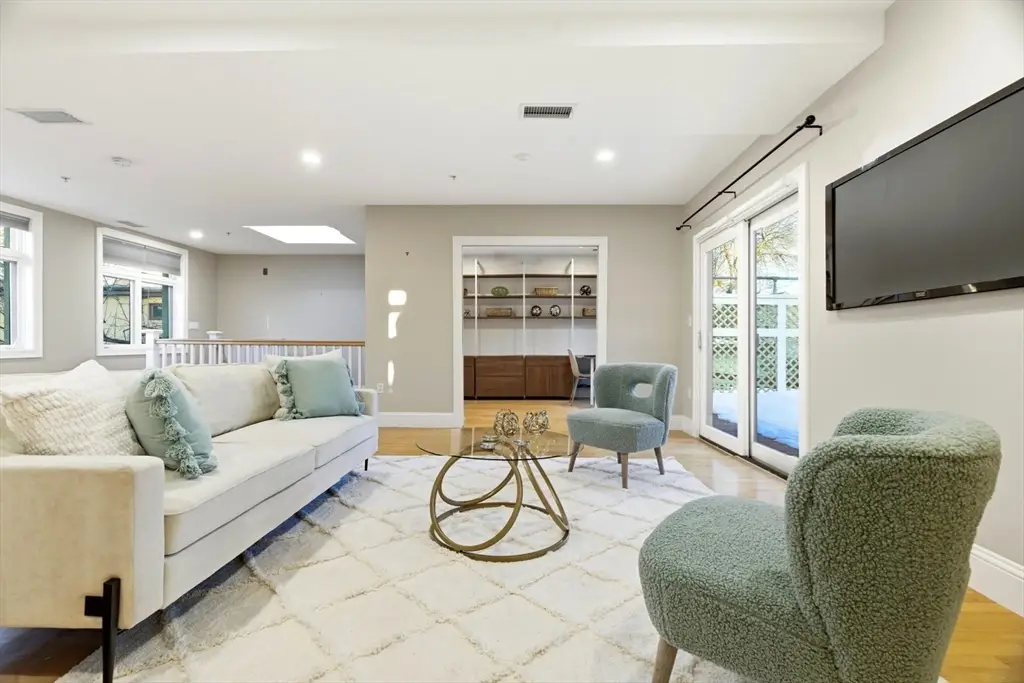 38 Brookford St #2, Cambridge, MA 02140 - #1