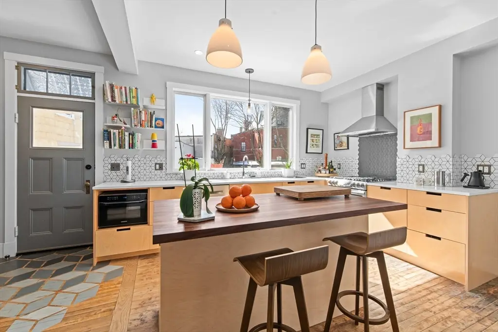 10 Sanborn Ave, Somerville, MA 02143 - #1