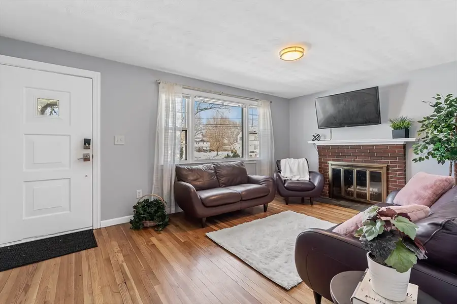 35 Gleason St, Framingham, MA 01701 - #3