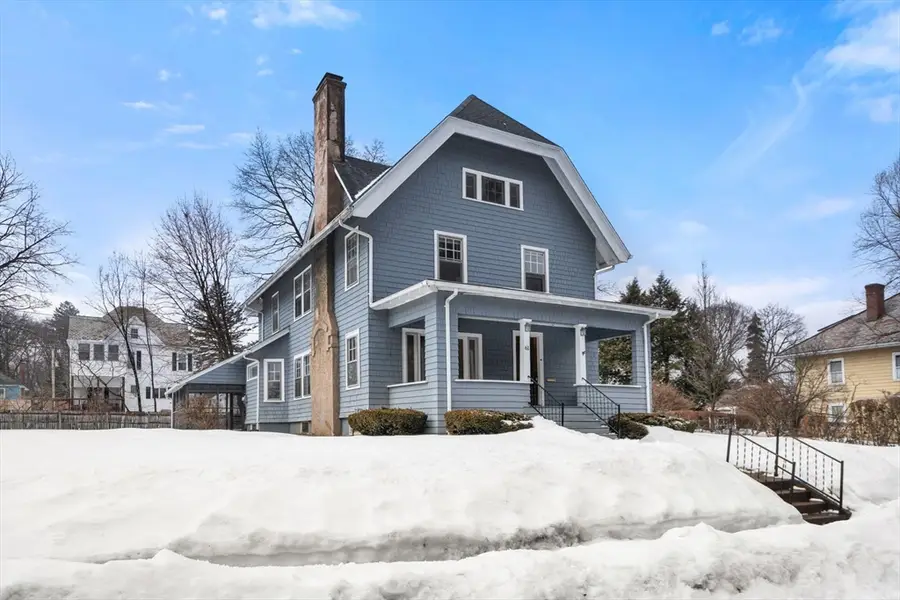 61 Cleveland St, Holyoke, MA 01040 - #2
