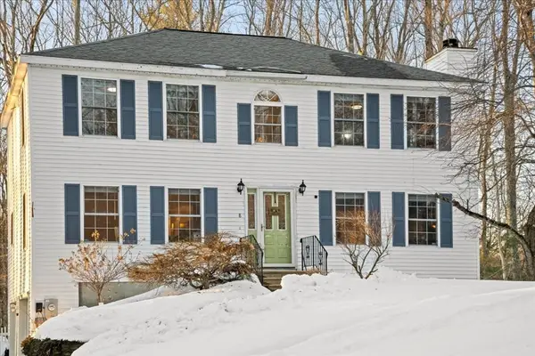 8 Hemlock St, Paxton, MA 01612