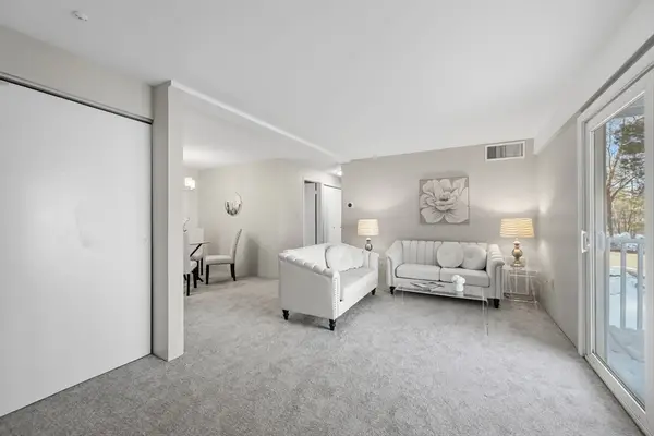 1 Post Oak Ln #19, Natick, MA 01760