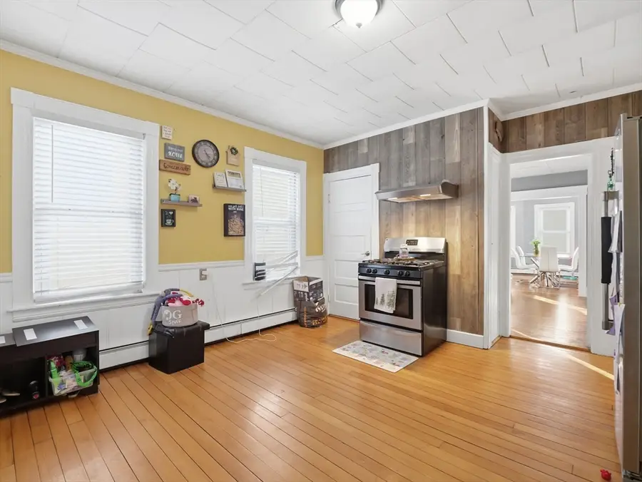 14 Court St, Methuen, MA 01844 - #3