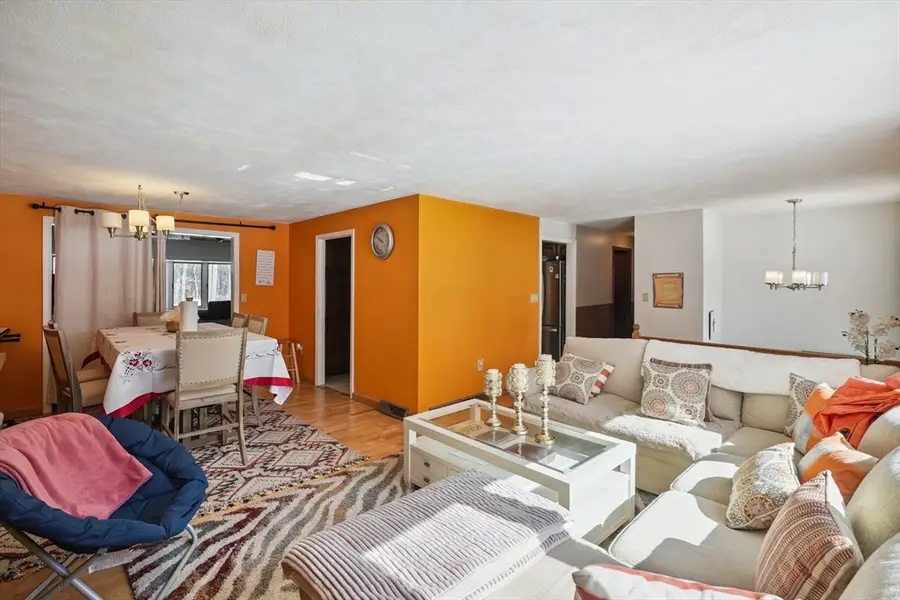 7 Balsam Dr, Townsend, MA 01469 - #3