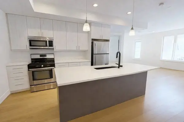 488 Dorchester Ave #3E, Boston, MA 02127