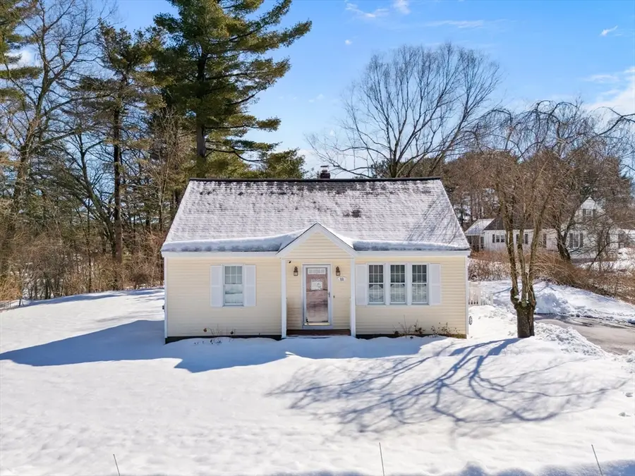 11 Joyce St, Chelmsford, MA 01824 - #2