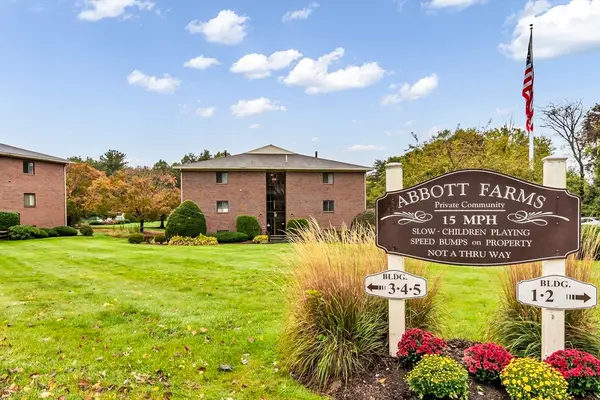 213 Abbott Farm #213, Hudson, NH 03051