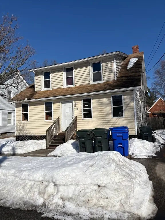19 Wilton St, Springfield, MA 01109