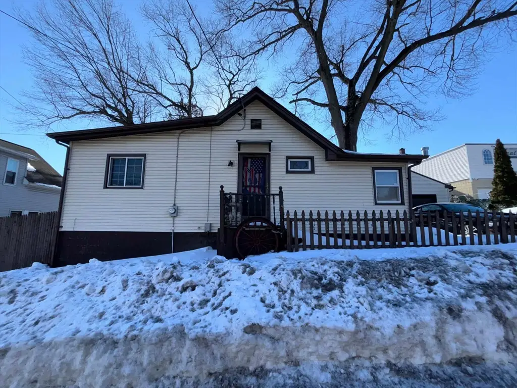 11 Rolf Ave, Chicopee, MA 01020 - #1