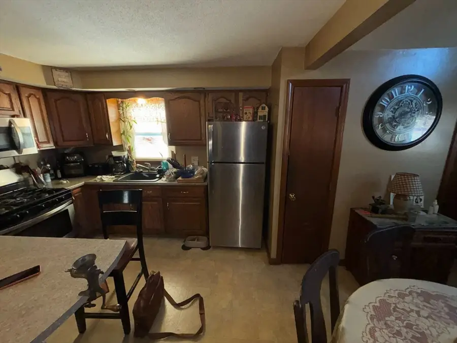 11 Rolf Ave, Chicopee, MA 01020 - #2