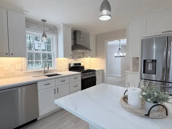 31 Bellwood Cir #31, Bellingham, MA 02019