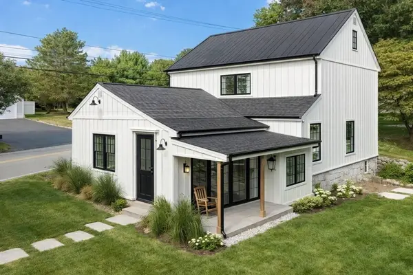 186 Elm St, Hanover, MA 02339