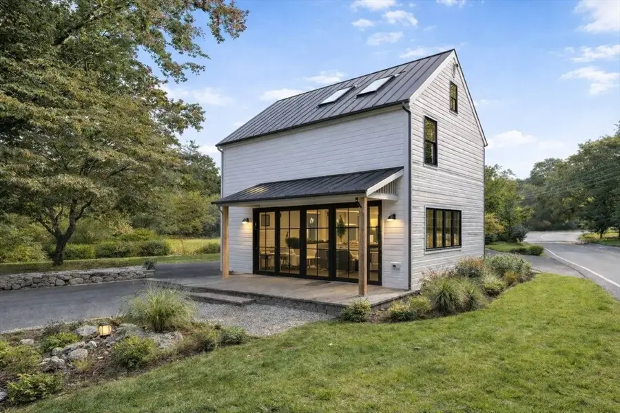 186 Elm St, Hanover, MA 02339 - #2