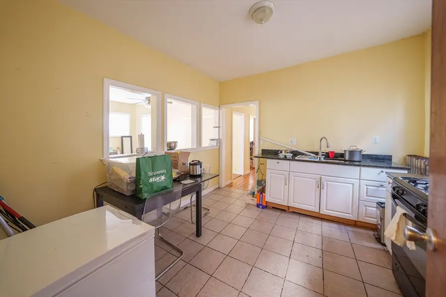 41 Derby St #1, Somerville, MA 02145 - #3