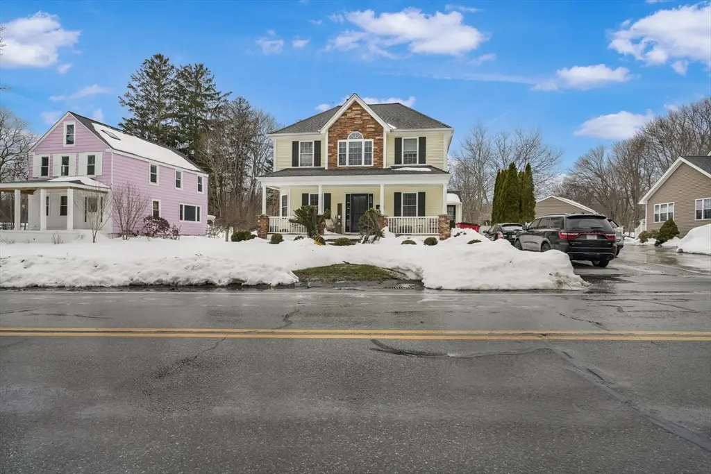 90 Elm St, Swansea, MA 02777 - #1