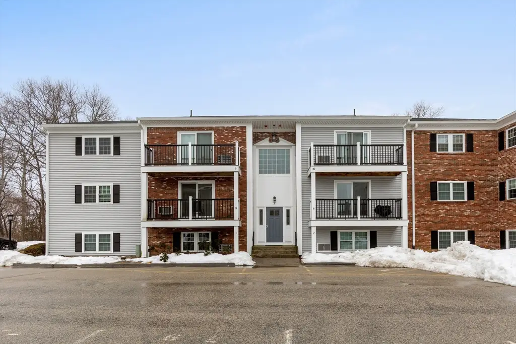 7 Chapel Hill Dr #8, Plymouth, MA 02360 - #1