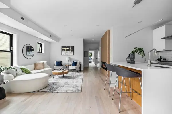 198 Bowen #1, Boston, MA 02127