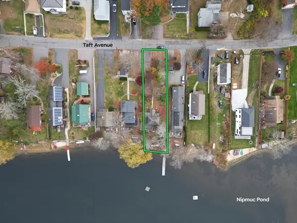 27 Taft Ave, Mendon, MA 01756