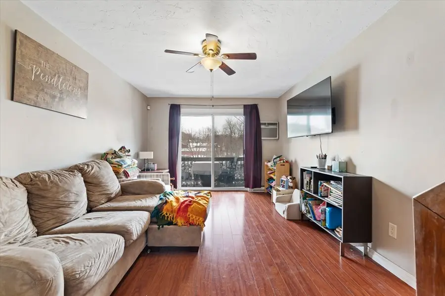 18-24 River St #12, Hudson, MA 01749 - #3