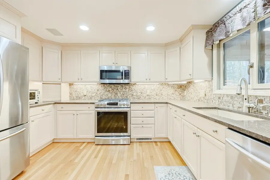 18 Sherborne Cir, Ashland, MA 01721 - #3