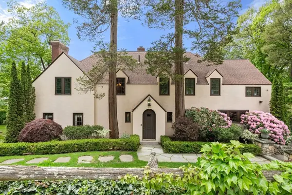 85 Gate House Road, Newton, MA 02467