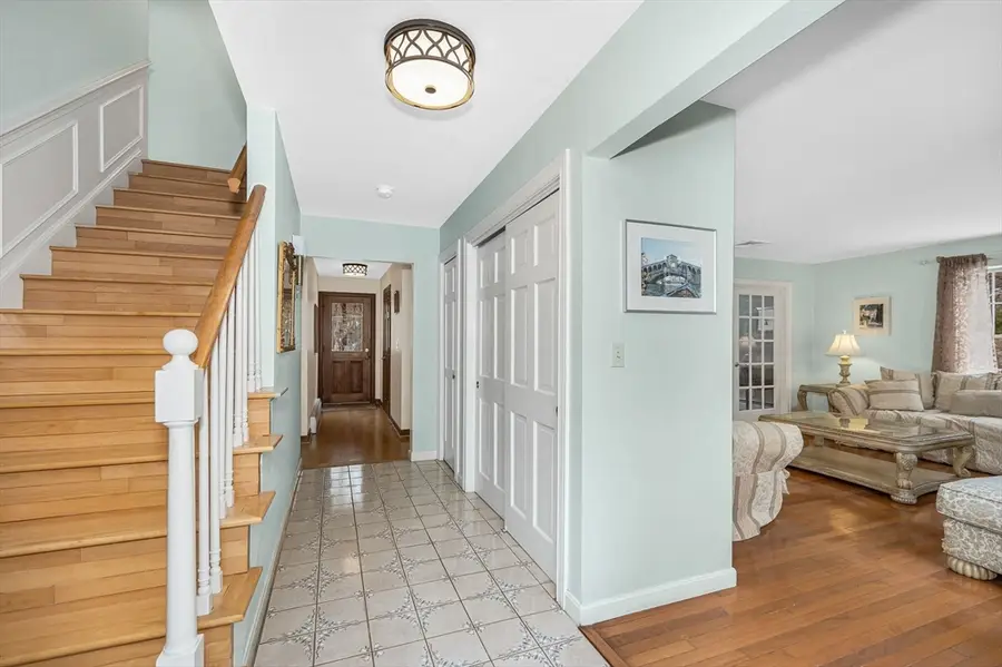 626 Forest St, North Andover, MA 01845 - #3