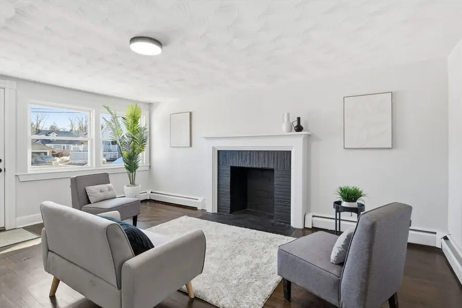 34 Elsie St, Springfield, MA 01109 - #2