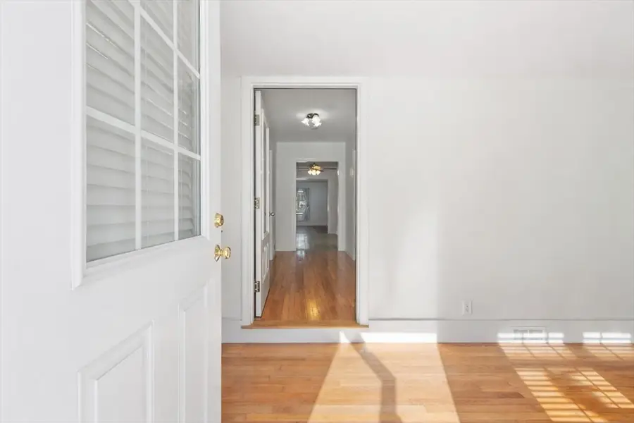 121 North St, Middleboro, MA 02346 - #3