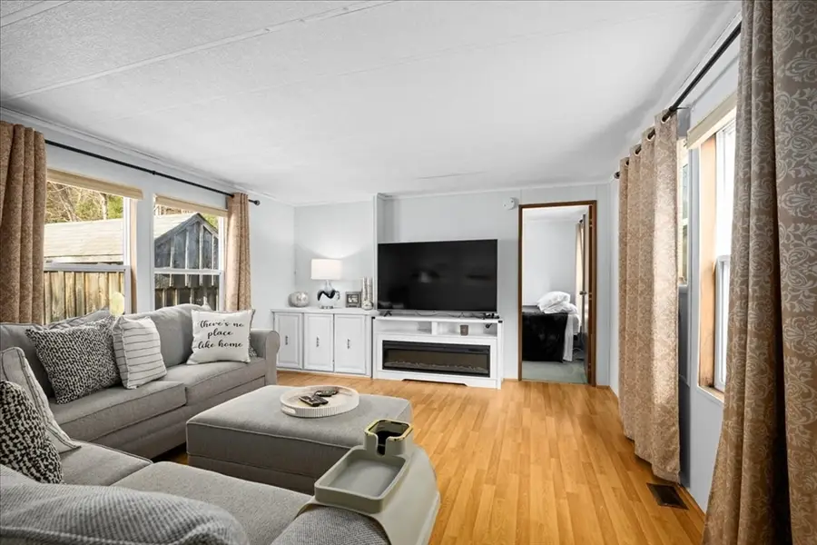 21 Ash Ln, Wales, MA 01081 - #2