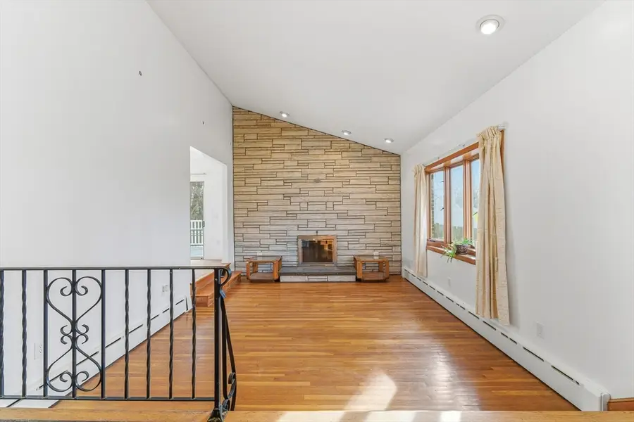 7 Carol St, Stoneham, MA 02180 - #3