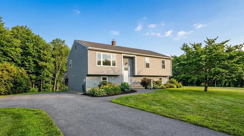 6 Jennifer Dr, Granby, MA 01033 - #1