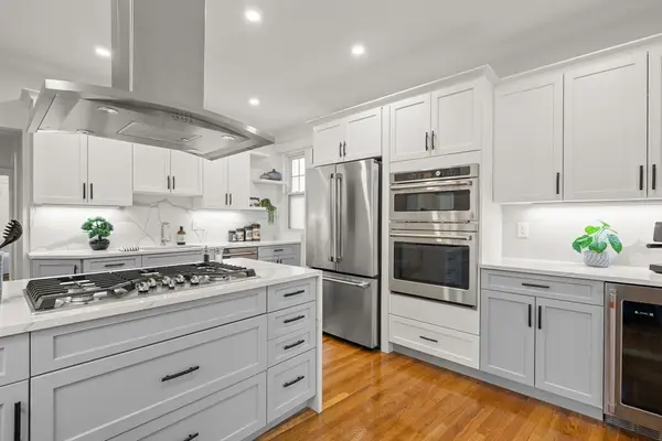 37 Englewood Ave #3, Brookline, MA 02445