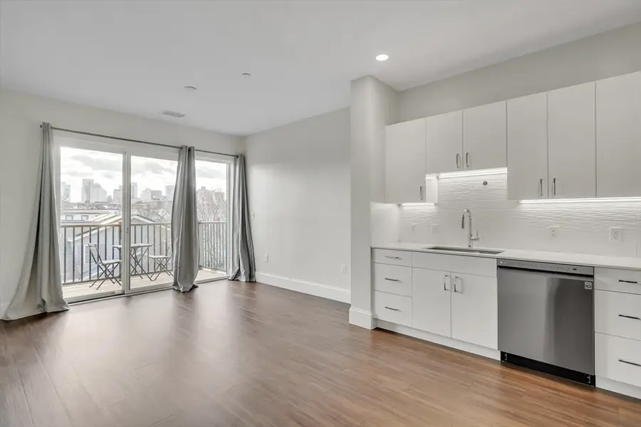 205 Maverick St #308, Boston, MA 02128 - #3