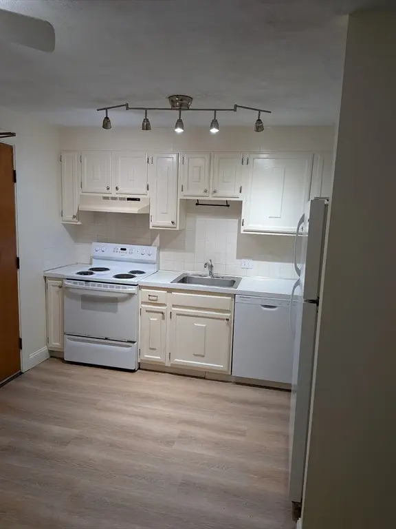 11 Davis #b8, Acton, MA 01720 - #2