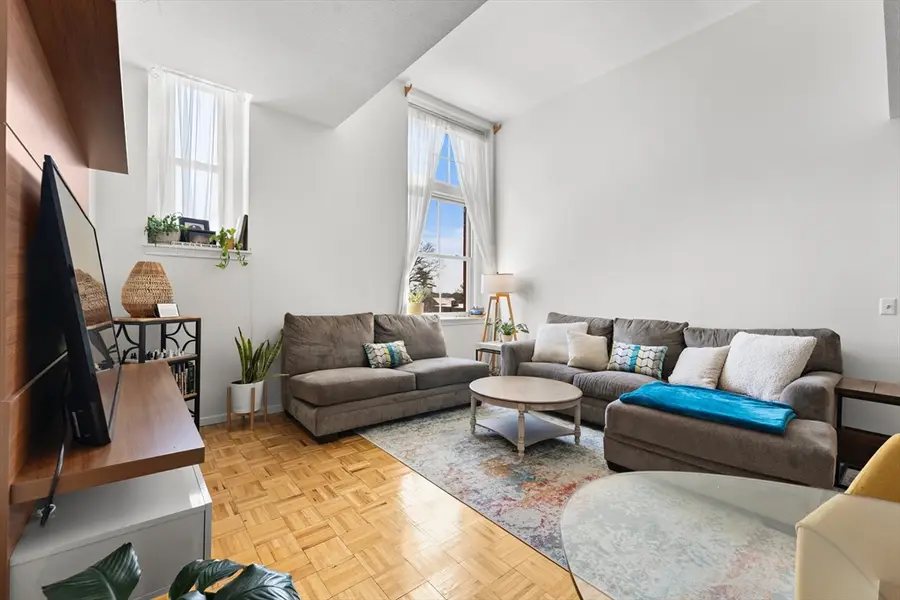 51 Pettee St #31, Newton, MA 02464 - #3