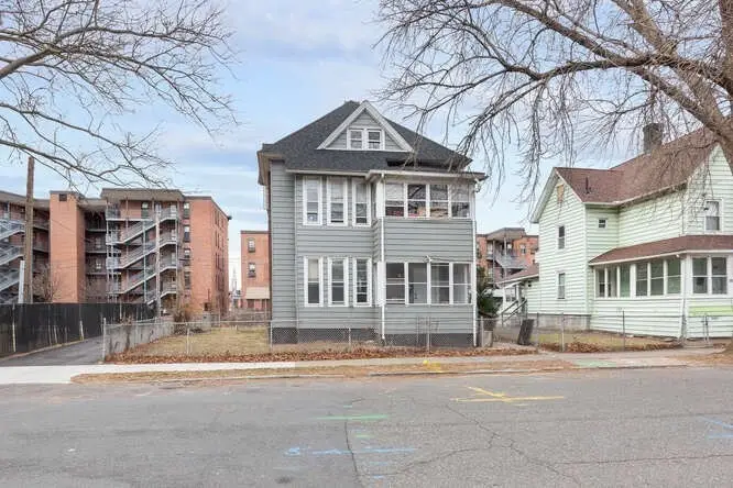 24 Adams St, Springfield, MA 01105 - #1