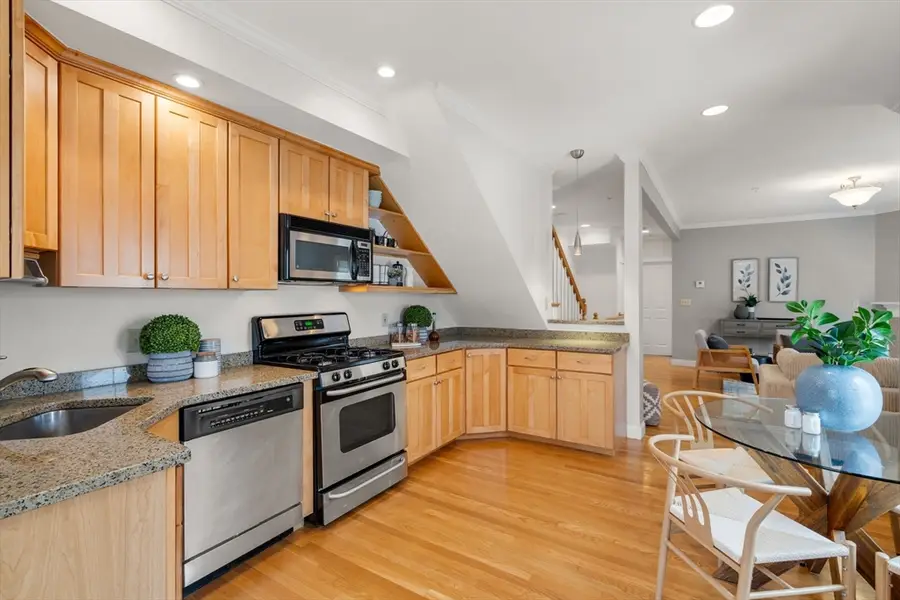 132 Warren St #B, Arlington, MA 02474 - #2