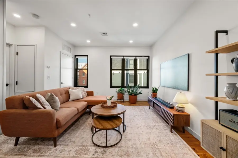 211 Condor St #7, Boston, MA 02128 - #3