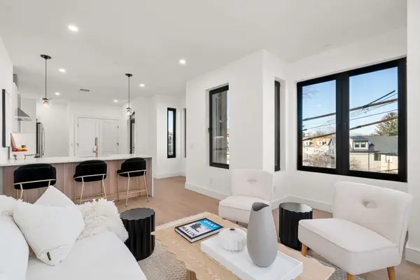 84 Prospect St #302, Somerville, MA 02143