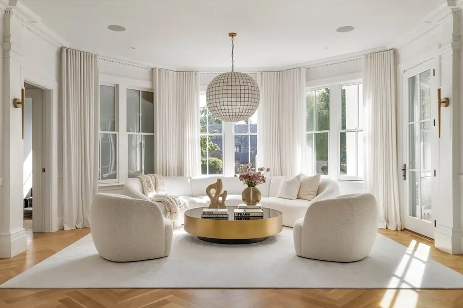 15 Farlow Rd, Newton, MA 02458 - #3