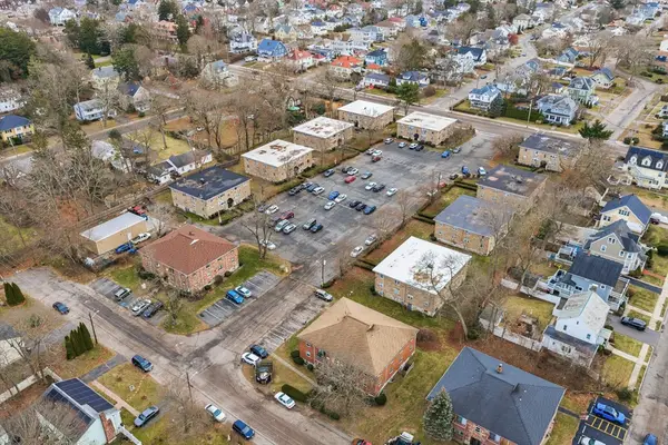 69 W Elm Ter #1, Brockton, MA 02301