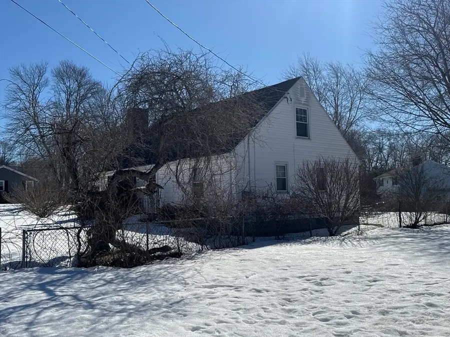 39 Fairlawn Ave, Oxford, MA 01540 - #3