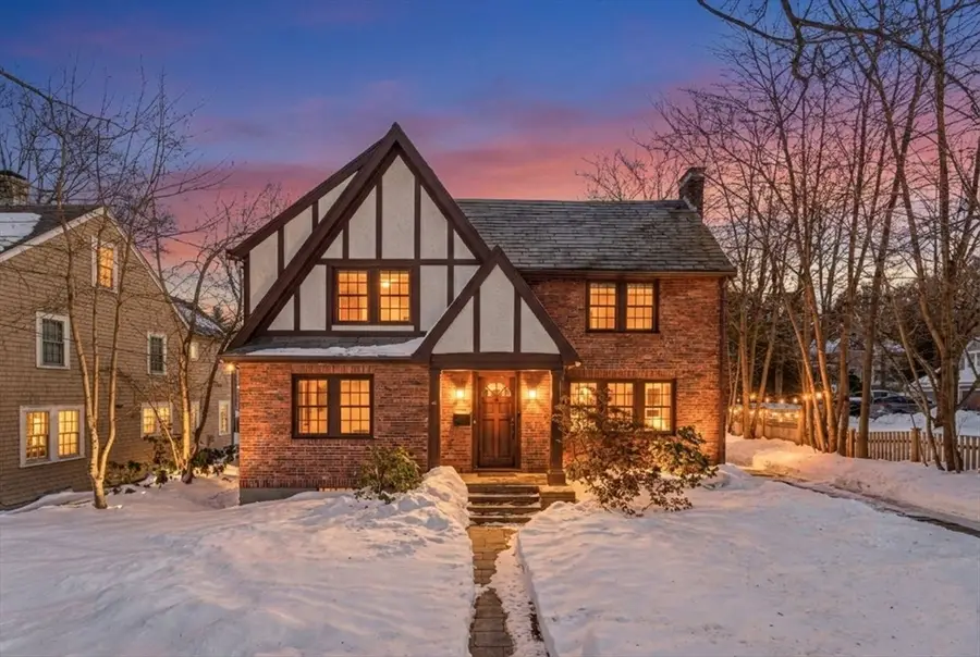 46 Acacia Ave, Newton, MA 02467 - #2