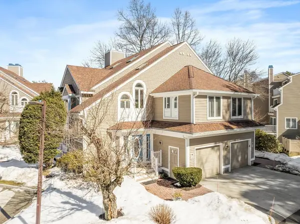 47 Pointe Rok Dr #47, Worcester, MA 01604